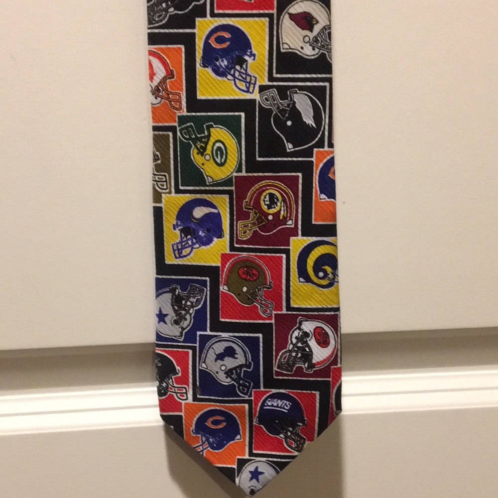 Wally Wear NFL Football team sports Helmet graphic Tie Necktie OS
